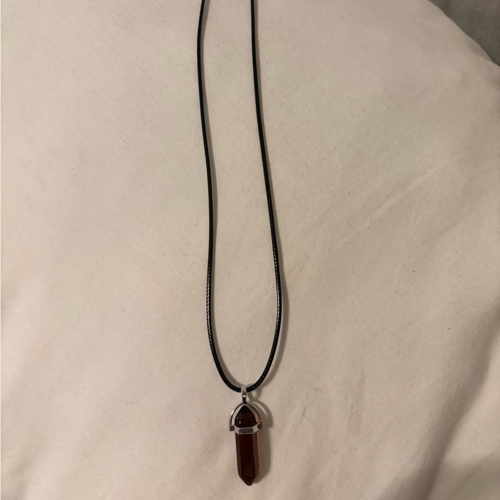 Elegant Black and Brown Pendant Necklace